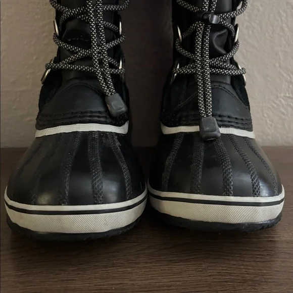 Sorel Youth Joan Of Arctic Waterproof Black Winter Boots, Kids’ Size 4 EU 35 - Picture 3 of 9